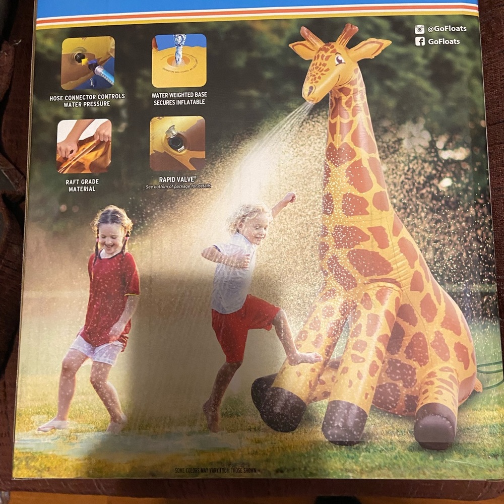 Inflatable 7ft Giraffe party sprinkler